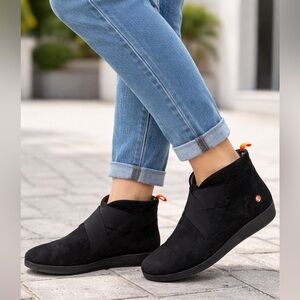 Softinos by Fly London Black Suede Ankle Boots Slip-On Comfort Shoes Women’s